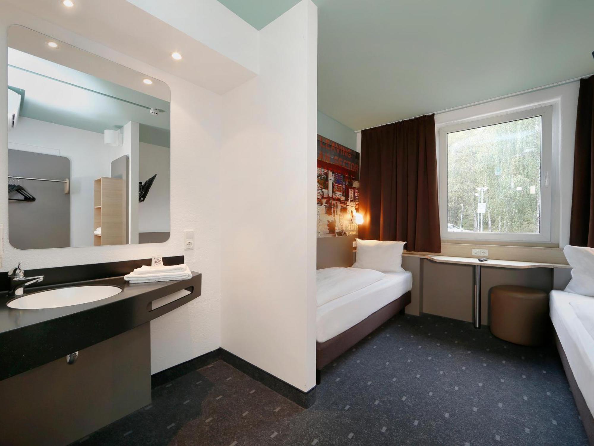 B&B Hotel Berlin-Dreilinden Kleinmachnow Exterior foto